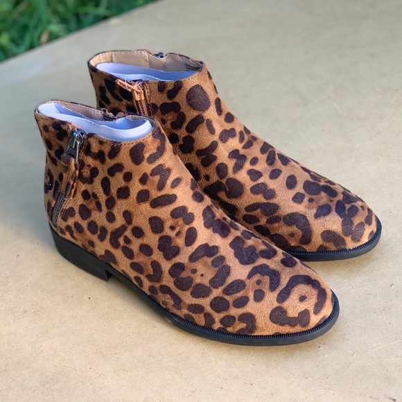 Women's Time and Tru Two Zip Leopard Print Bootie - Picture 4 of 8